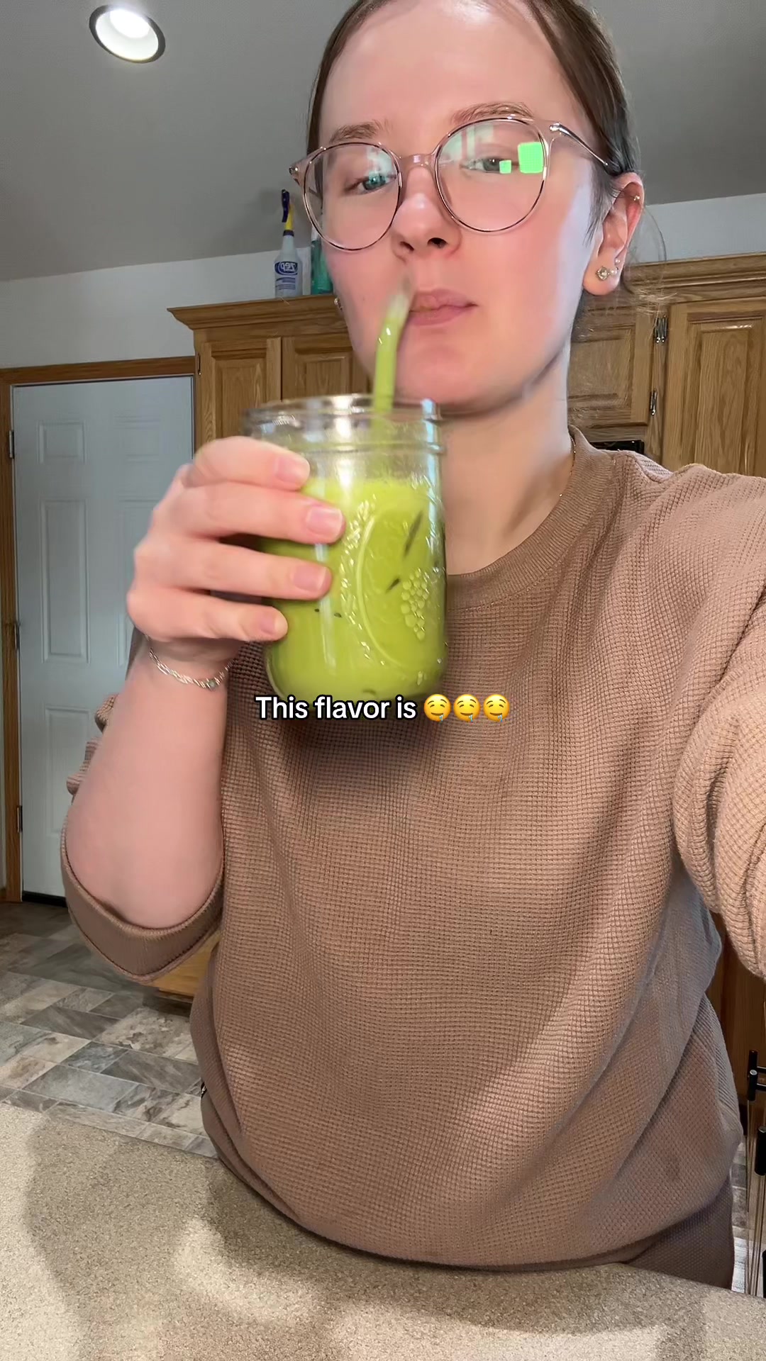 TikTok post by @mommodewithmaddy for Clevr Blends. Caption reads: So easy to make and just the right boost of....