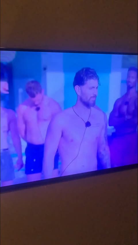 Instagram post by @rorysstoriesofficial for MANSCAPED. Caption reads: [...] to impress your wife for Valentines.......