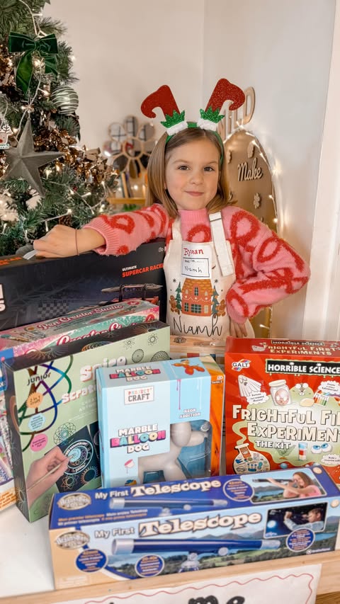 Instagram post by @rosie_nicholls for Ryman. Caption reads: come to @ryman with me 🎁 

okay this isn’t the....