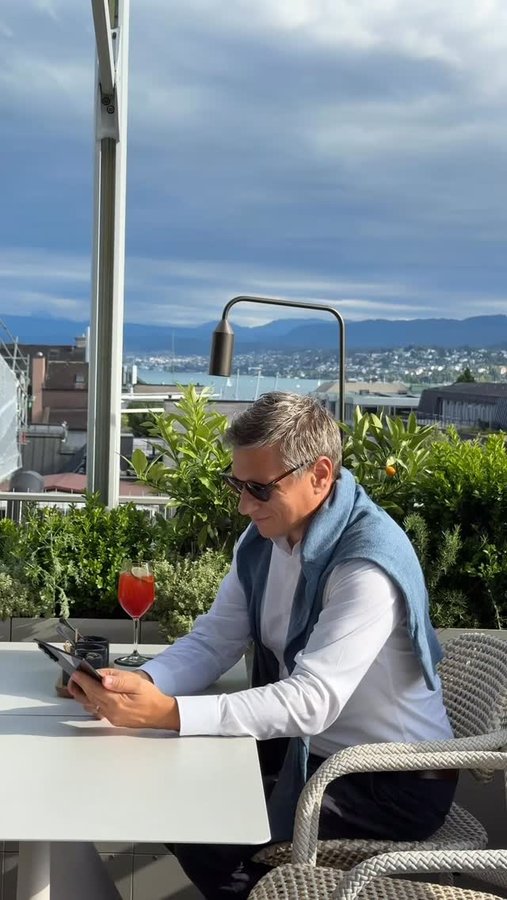 Instagram post by @harrysding for Samsung Switzerland. Caption reads: [...] #ad #GalaxyZFold7 @samsungswitzerland....