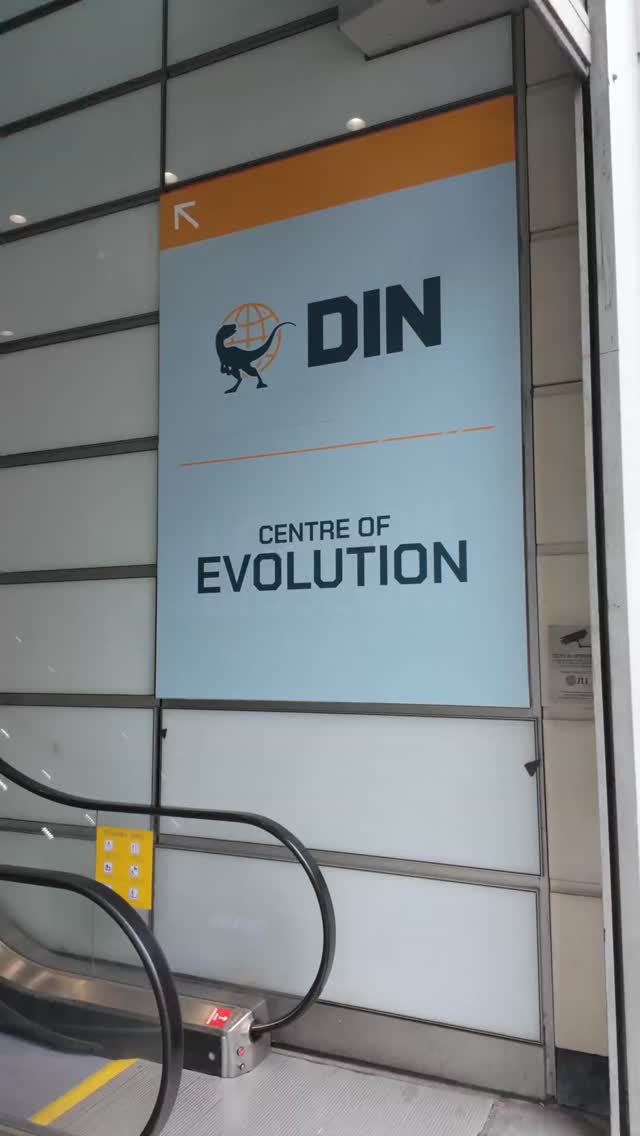 Instagram post by @tom_jurassic for Jurassic World. Caption reads: [...] me to their preview event for Jurassic World....