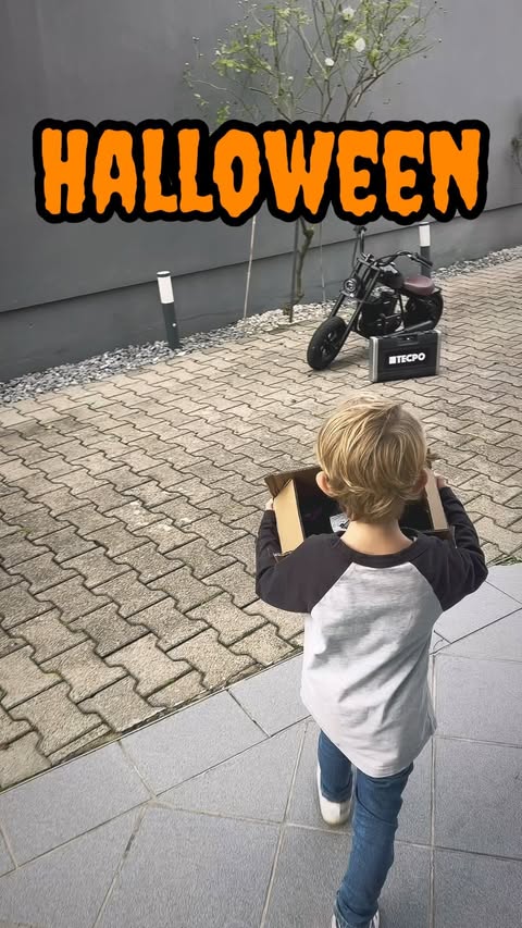 Instagram post by @bikebert_ for HYPERGOGO. Caption reads: Halloween 🎃 Custom Kit from @hypergogoofficial We....