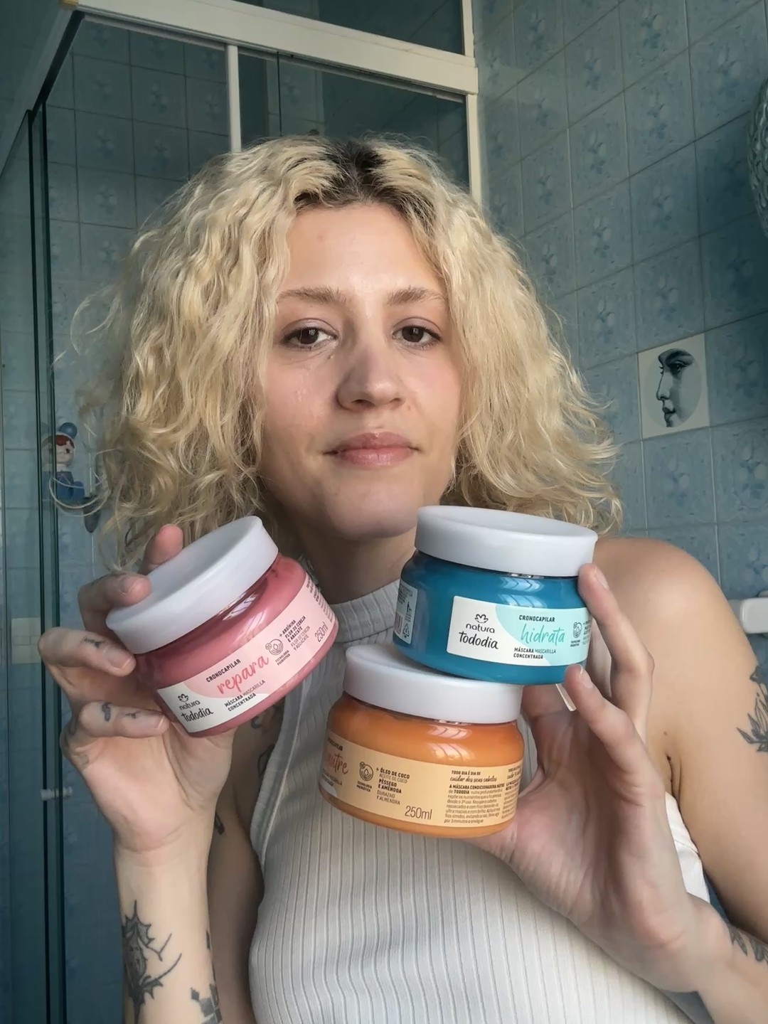 Instagram post by @br000na for Natura Brasil. Caption reads: dica de loira
dica de taurina
linha Natura Tododia....