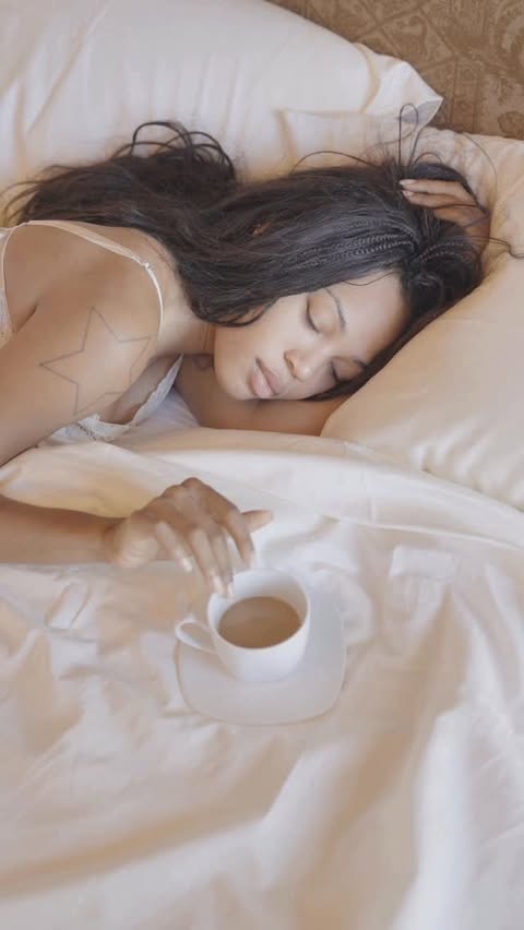 Instagram post by @quenblackwell for Brooklinen. Caption reads: [...] the new & improved Luxe Sateen from....