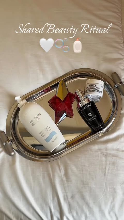 Instagram post by @elianamanuli_ for Mugler. Caption reads: [...] #fragranze #skincare @lancomeofficial....