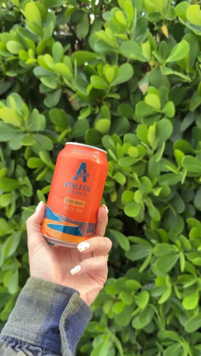 Instagram post by @lexxhidalgo for Athletic Brewing. Caption reads: Choosing NA brews & staying hangover free for LIFE....