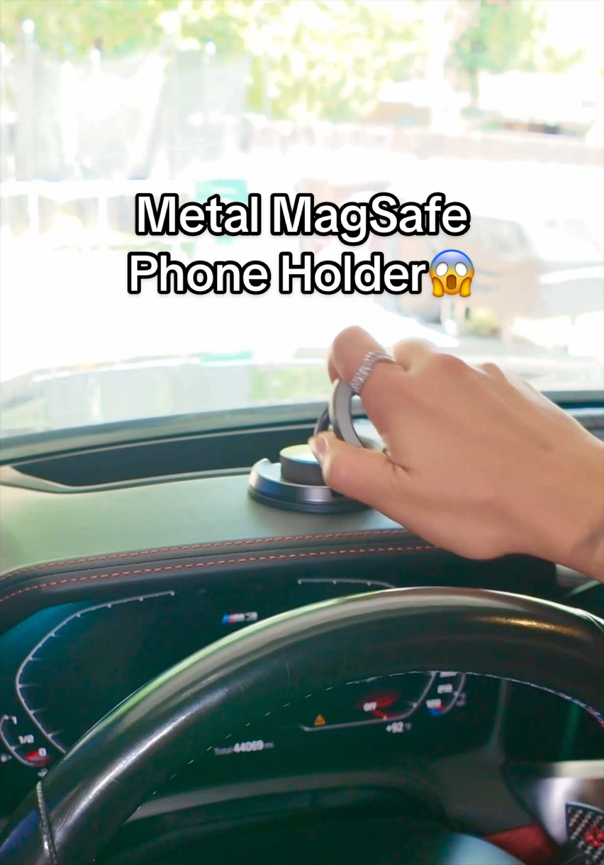 TikTok post by @alanis.jocelyn for LISEN. Caption reads: [...] phone mount 👏🏻 #phone #magnetic....