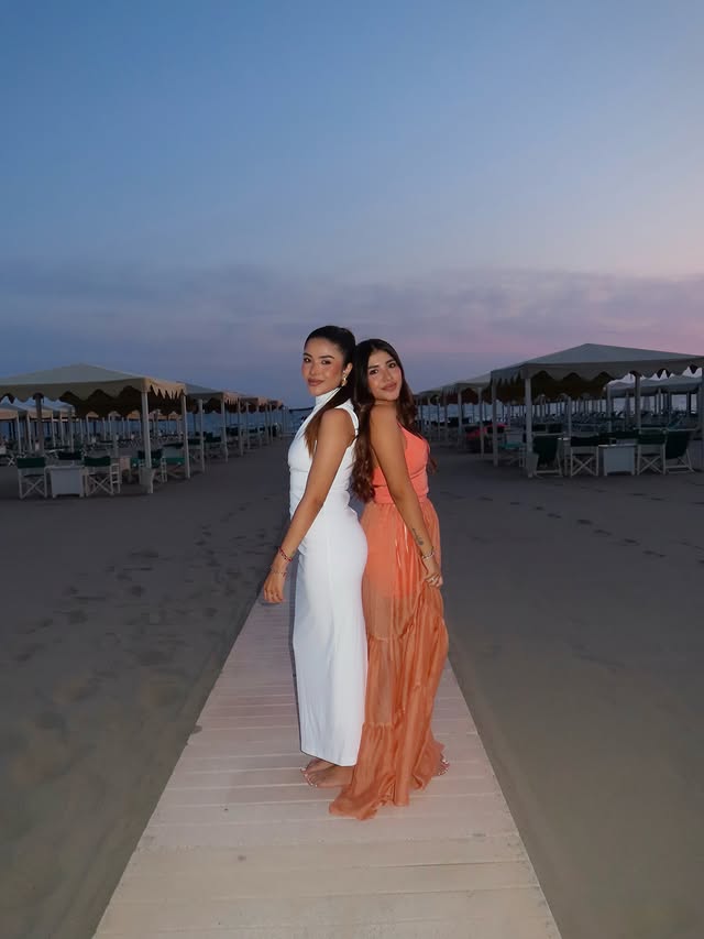 Instagram post by @kessyemely for Pixi Beauty. Caption reads: [...] Forte dei Marmi days 🌴🧡 Invited/....