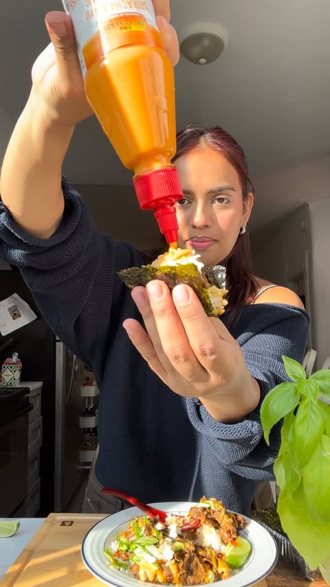 Instagram post by @elakantieats for Lee Kum Kee. Caption reads: #ad Lee Kum Kee’s Sriracha Mayo adds the perfect....