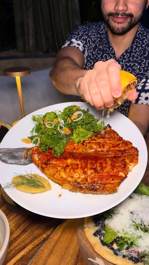 Instagram post by @pictureperfectluis for American Airlines. Caption reads: How to spend 48 hours eating your way through Los....