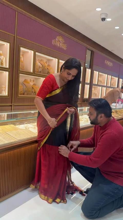 Instagram post by @londonthozhi for Malabar Gold and Diamonds. Caption reads: [...] at Malabar Gold & Diamonds....