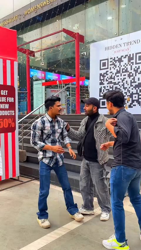 Instagram post by @social.muzaffar for Fashion Factory. Caption reads: 📲 Give a missed call on 9321992299 for VIP....