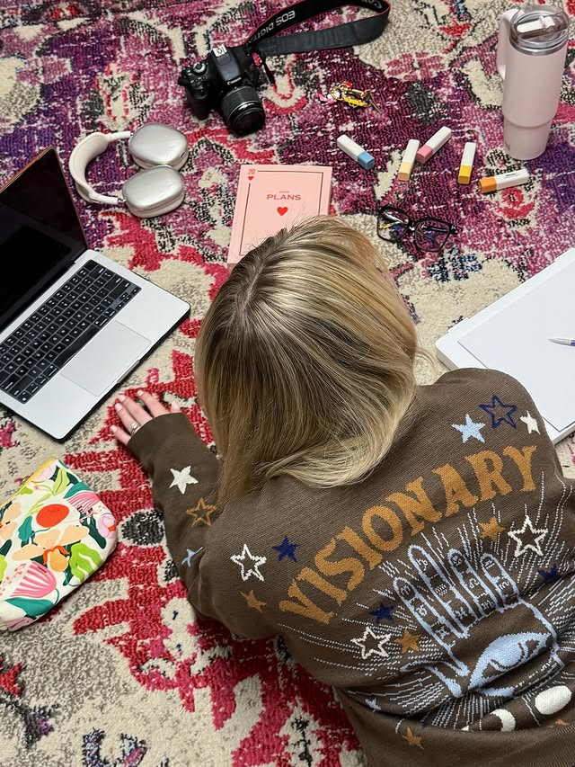 Instagram post by @kyleelauren for Rent the Runway. Caption reads: What the sweater said.

@renttherunway....