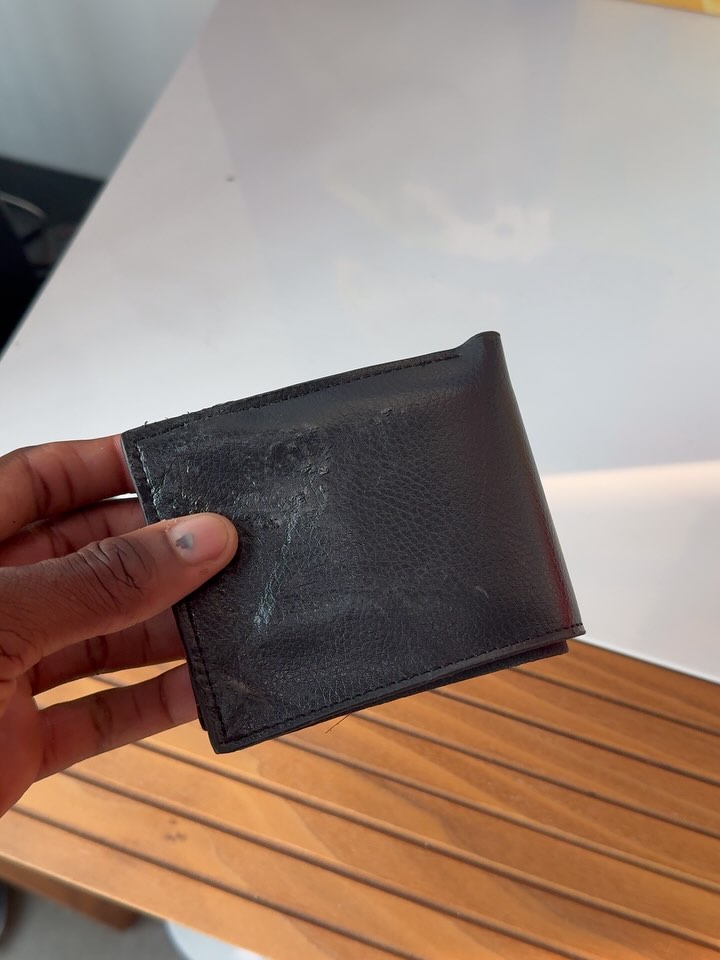 Instagram post by @mkbhd for Ridge. Caption reads: Is this your Dad’s wallet? I have the perfect....