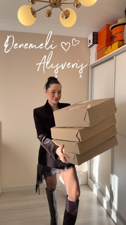 Instagram post by @mugeozeel for ZARA. Caption reads: @zara Haul💣
Referans Kodları:
Siyah Dantelli....