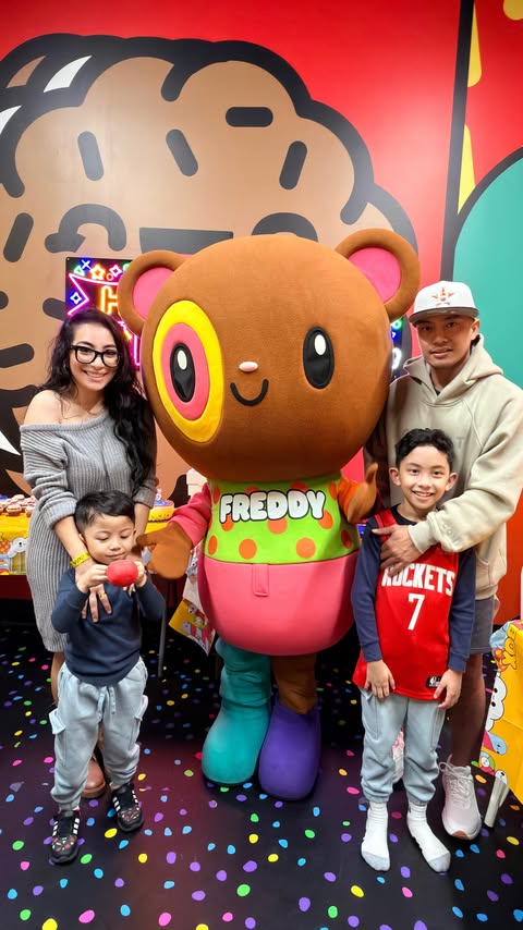 Instagram post by @themomlifevlogs for Funbox. Caption reads: Birthday party at Texas’ biggest indoor bounce....