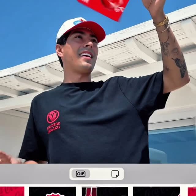 Instagram post by @joaoalmeidac for Coca-Cola Brasil. Caption reads: Não basta só a nossa Coca-Cola geladinha, agora....