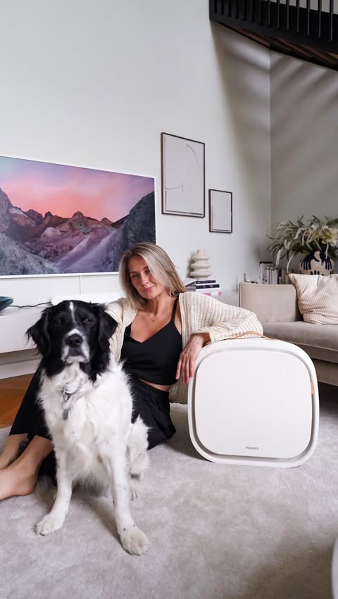 Instagram post by @liisumiller for Euronics Eesti. Caption reads: [...] #philips #pureprotectpet @euronicseesti....