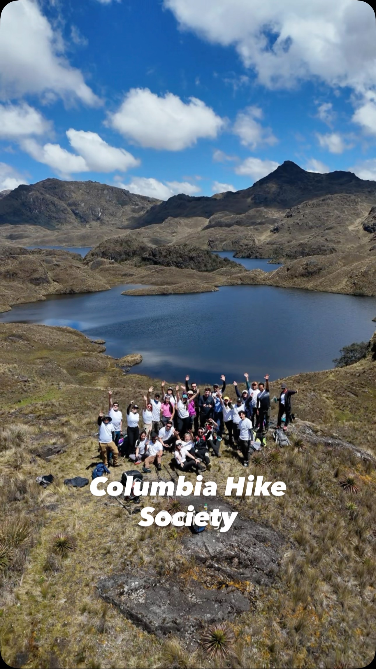 Instagram post by @miecuador_turismo for Columbia México. Caption reads: Entre páramos dorados y cielos que parecen....