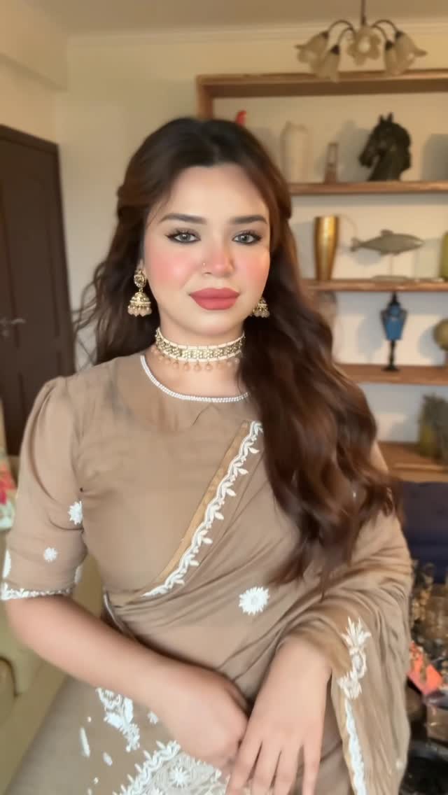 Instagram post by @the_game_of_makeup for LOVE EARTH. Caption reads: Chalo aaj batati hu Pati ko apne vash me kaise....