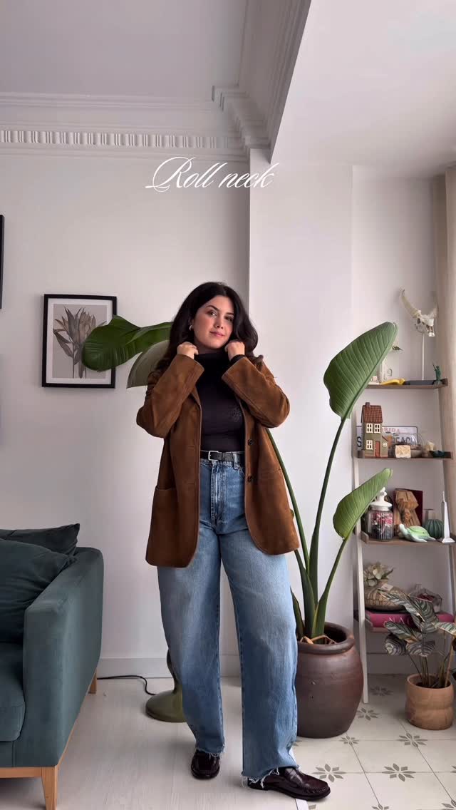 Instagram post by @myblueberrynightsblog for Intimissimi. Caption reads: Publi. Styling my basics✨ 
Los tops Ultralight....