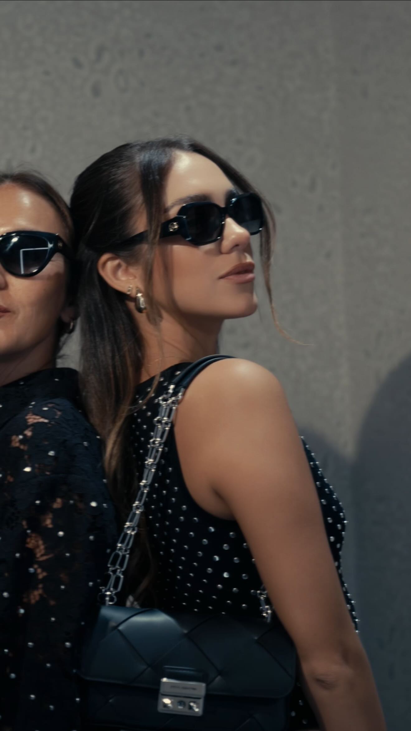 Instagram post by @luanabarron for Michael Kors. Caption reads: Mamá se merece lo mejor… y si viene con estilo,....