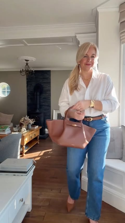 Instagram post by @lovestyle40 for Creed Fragrance. Caption reads: [...] ad/pr Jeans @newlook Perfume @creedfragrance....