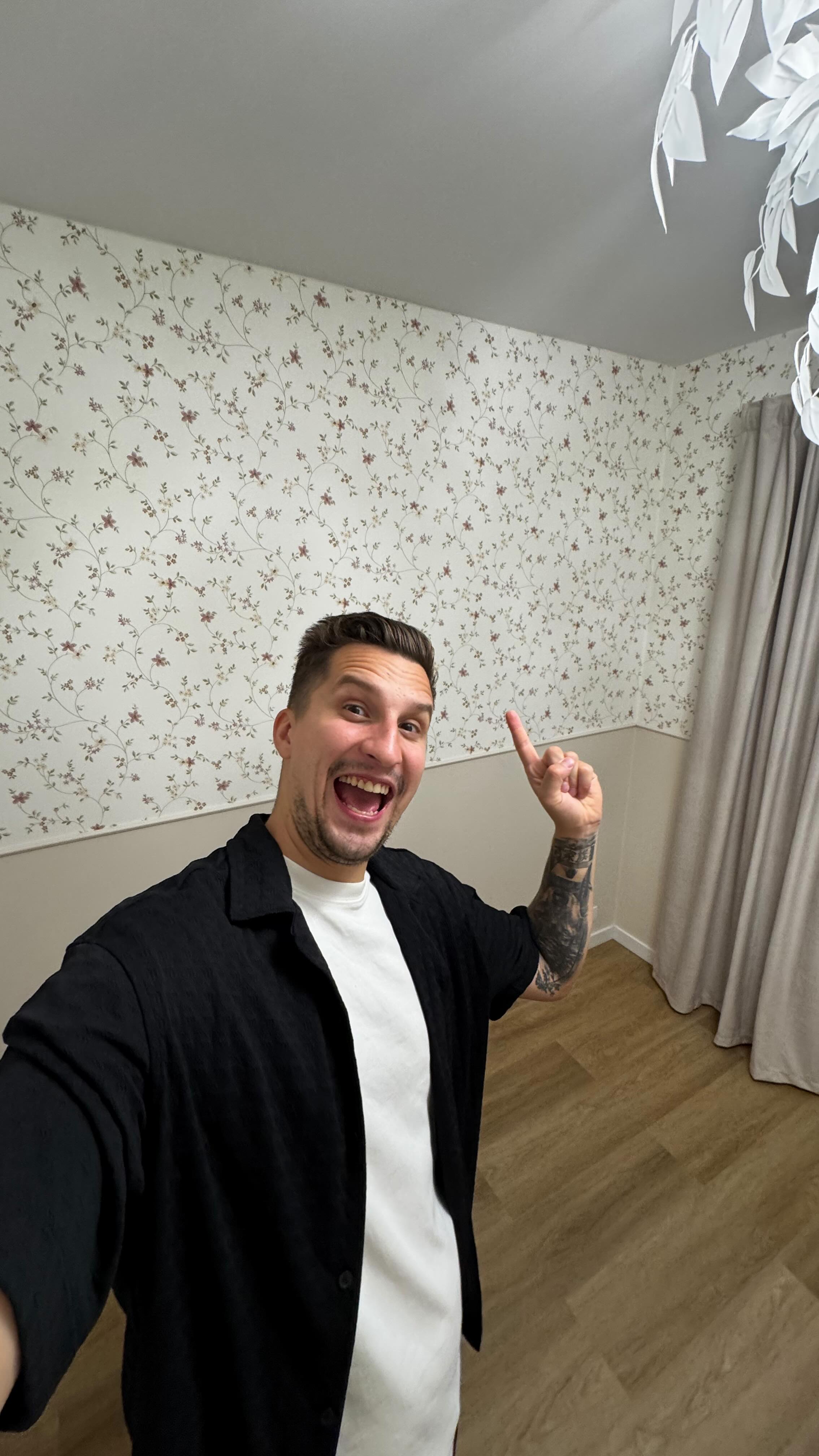 Instagram post by @pierwszytata for Leroy Merlin Polska. Caption reads: Szybka metamorfoza w pokój dla prawdziwiej....