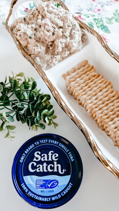 Instagram post by @the_stephen_3 for Safe Catch. Caption reads: This is one of those lunches I make on repeat when....