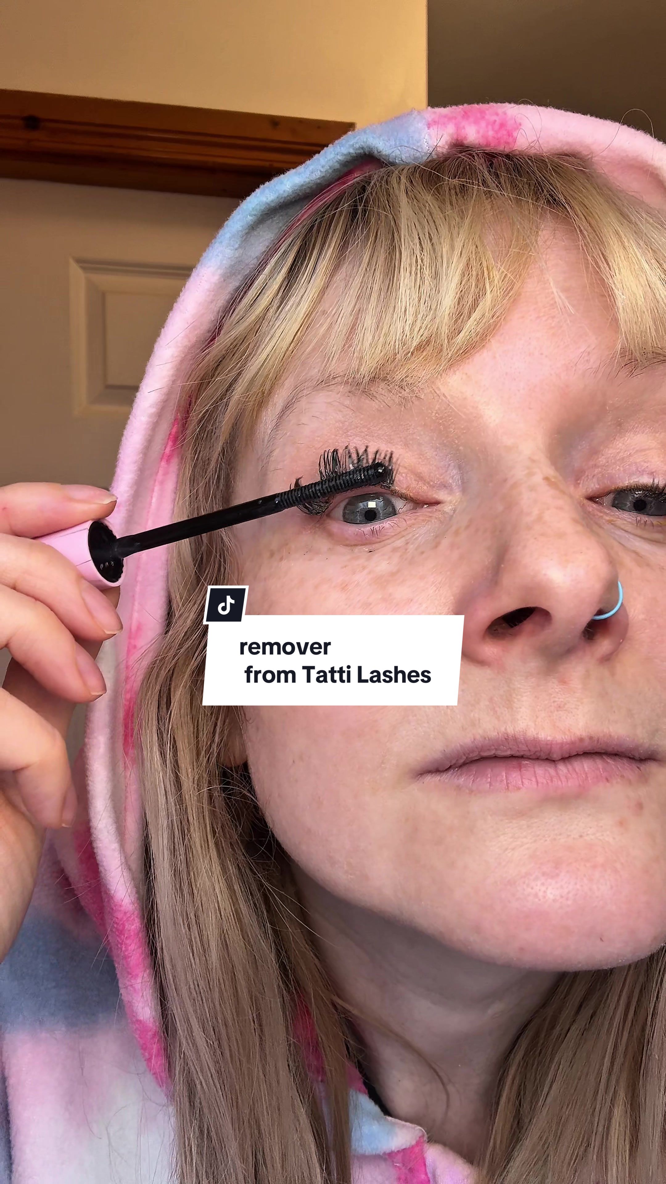 TikTok post by @klaramcdonnell for TATTI LASHES. Caption reads: [...] the lash remover from Tatti Lashes! #tatti....