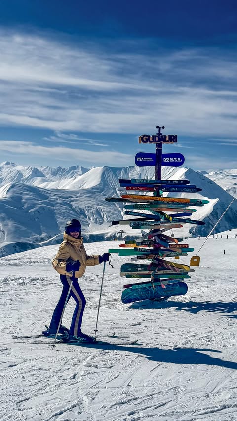 Instagram post by @thecuriouspixie for Goldbergh. Caption reads: [...] a beach holiday for this? 🎿 Skiwear....