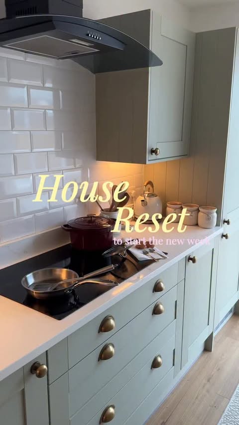 Instagram post by @louisesibley for Erborian. Caption reads: [...] 🏠🧘🏽‍♀️🌟🕯️ thank goodness for the....