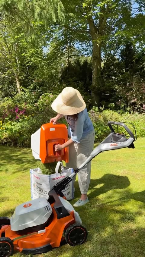 Instagram post by @diana_at_the_cottage for STIHL. Caption reads: [...] at work to keep me motivated! 😅🌿🌸....
