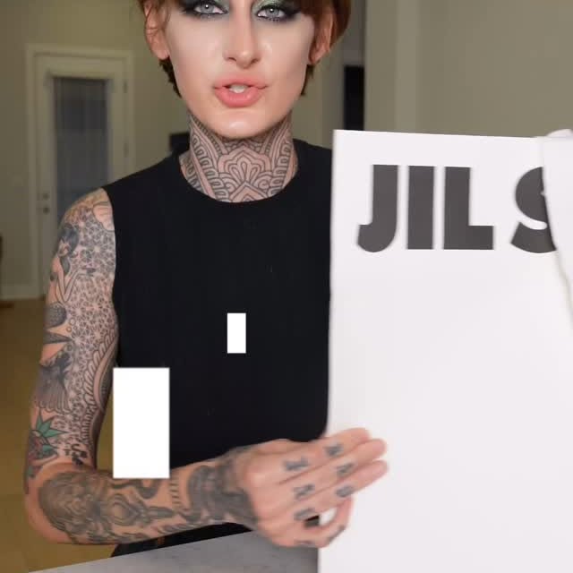 Instagram post by @oliviaolfactory for JIL SANDER. Caption reads: Trying @jilsander fragrances ✨
.
#perfume....