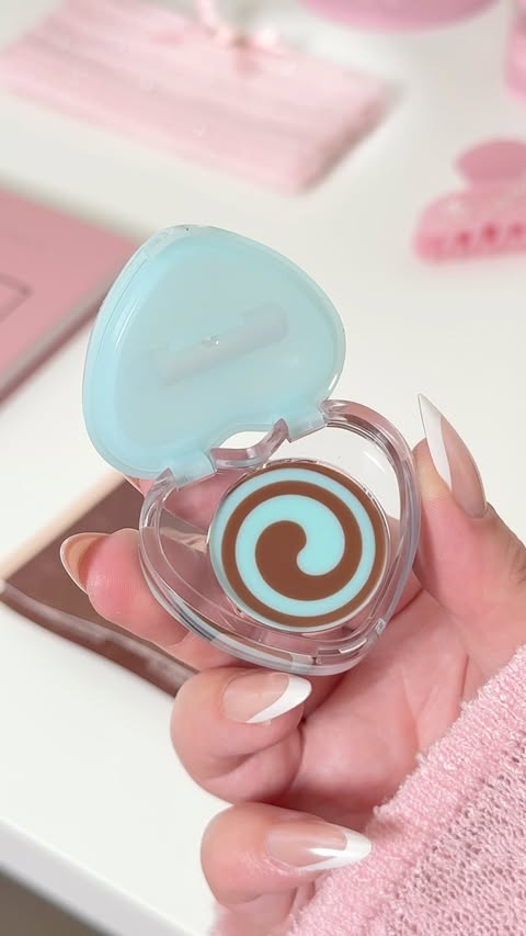 Instagram post by @beauty.lover.linds for Dasique USA. Caption reads: Ice cream lip balm 🍦👄 From @dasique_usa....