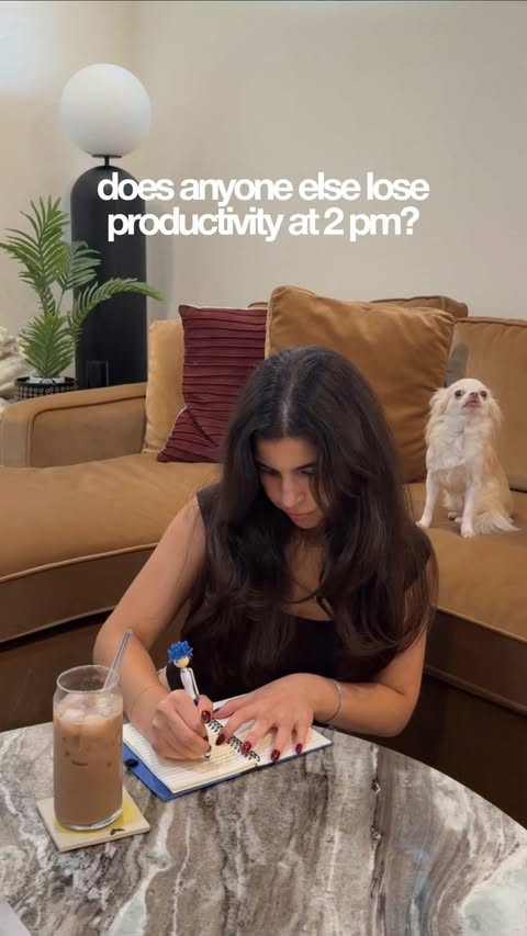 Instagram post by @pauulinaperez for Walmart. Caption reads: [...] everything the afternoon brings. run to....