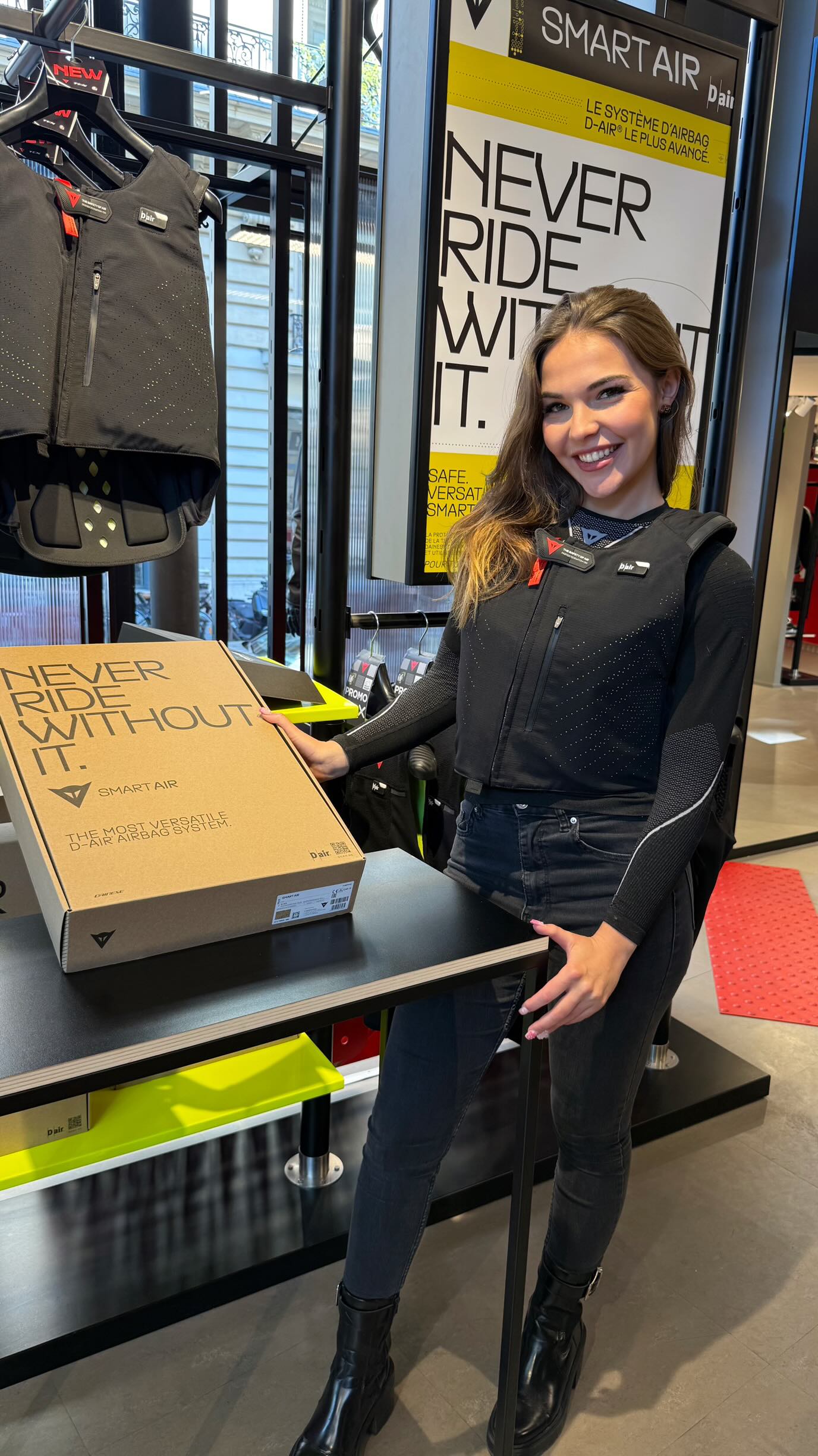 Instagram post by @bikegirlparis for Dainese. Caption reads: Nouveauté @daineseparisgrandearmee 🔥

Et vous....