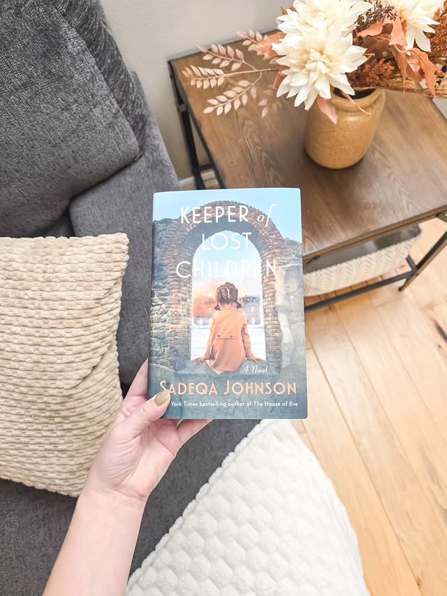 Instagram post by @reading.is.your.destiny for Simon & Schuster Audio. Caption reads: 🎧📖 AUDIOBOOK REVIEW📖🎧 ⭐⭐⭐⭐✨ 🥰 Thank you so....