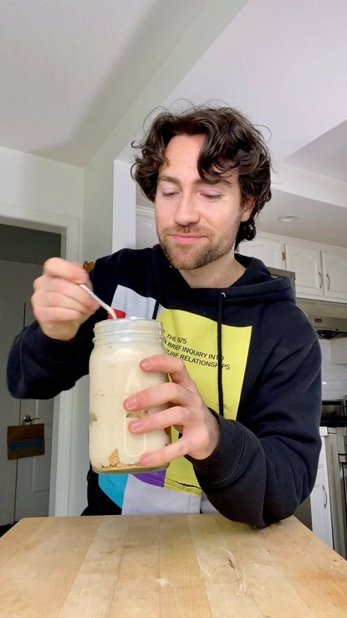 Instagram post by @justincooksgood for No Cow. Caption reads: Protein Banana Pudding 🍌

Full Recipe:
1 cup....