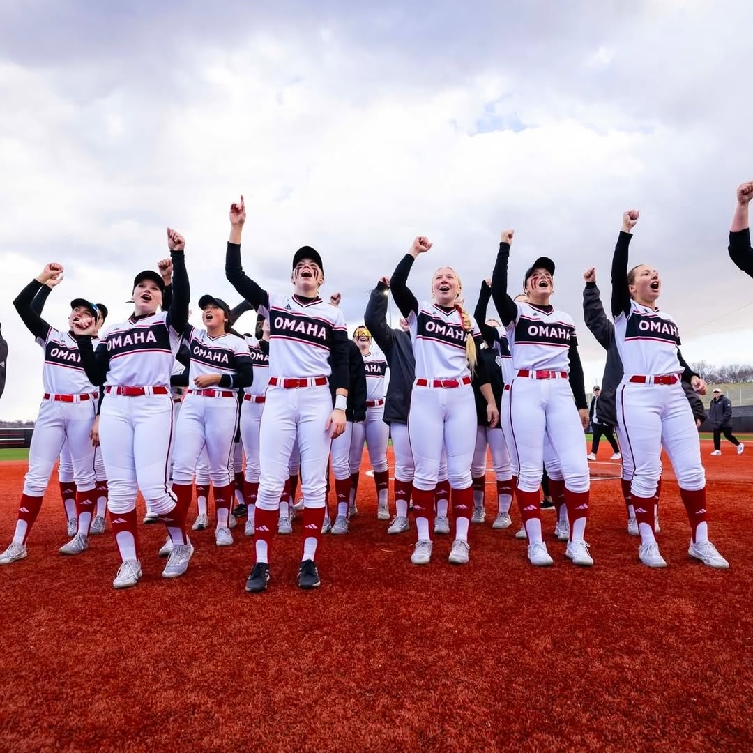 Instagram post by @thesummitleague for D1Softball.com. Caption reads: [...] the full @TheSummitLeague preview on....