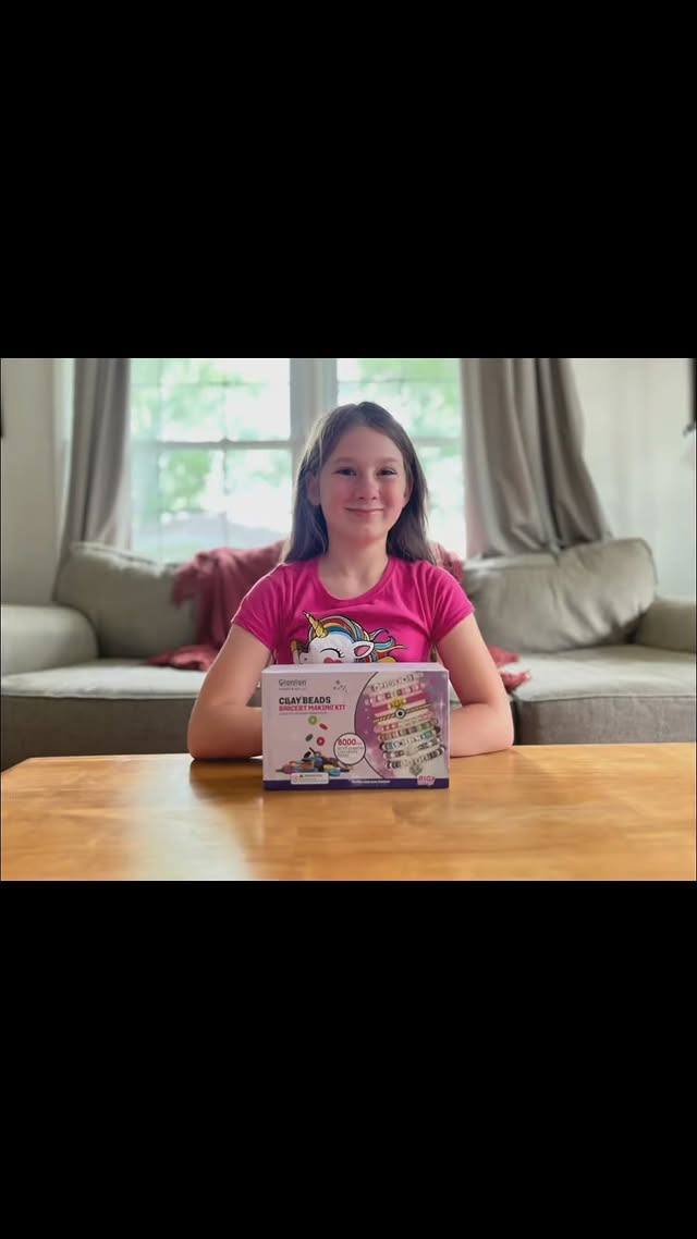 Instagram post by @summersmom2014 for Gionlion. Caption reads: 💕🌸Gionlion Clay Bracelet Making Kit💕🌸 Thank....