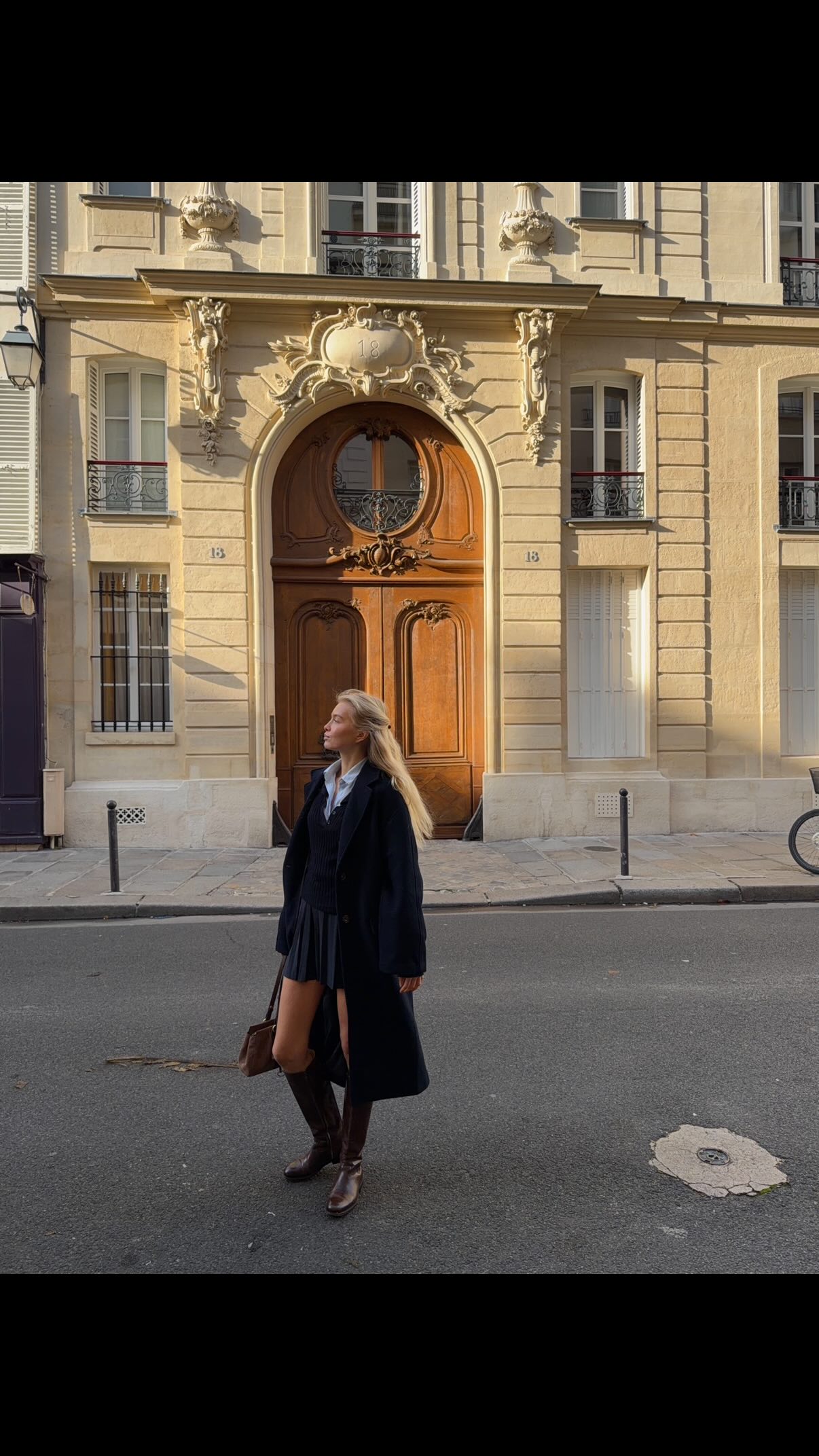 Instagram post by @lilylindfors for Doreandrose. Caption reads: [...] | morning to night wearing @doreandrose 100%....