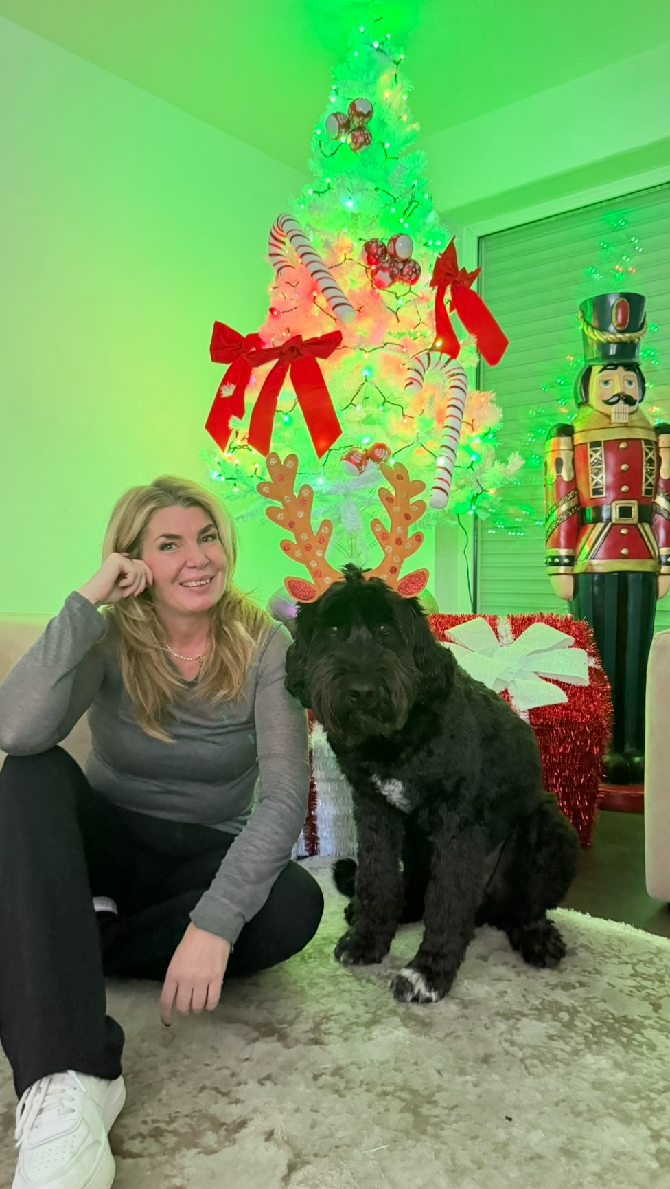 Instagram post by @silkewolters for Govee. Caption reads: //Anzeige// ✨ „Setting the Christmas mood....