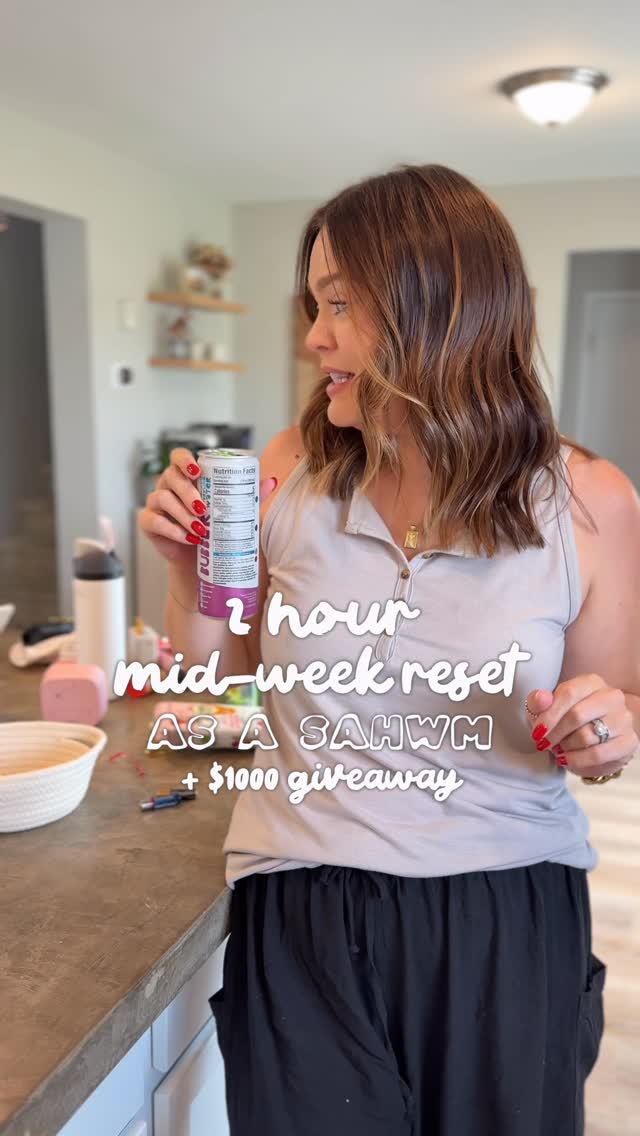 Instagram post by @kelsiekristine for JSHealth Vitamins. Caption reads: {CLOSED} $1000 TO AMAZON ?! ! 💵// Prime Day Deals....