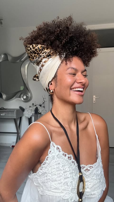 Instagram post by @angesophie.reich for BaByliss. Caption reads: Easy curly hair style with @babyliss Air Wand....