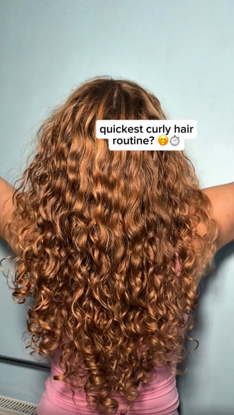 Instagram post by @mollysringlets for CURLSMITH. Caption reads: [...] The only product I used today was....