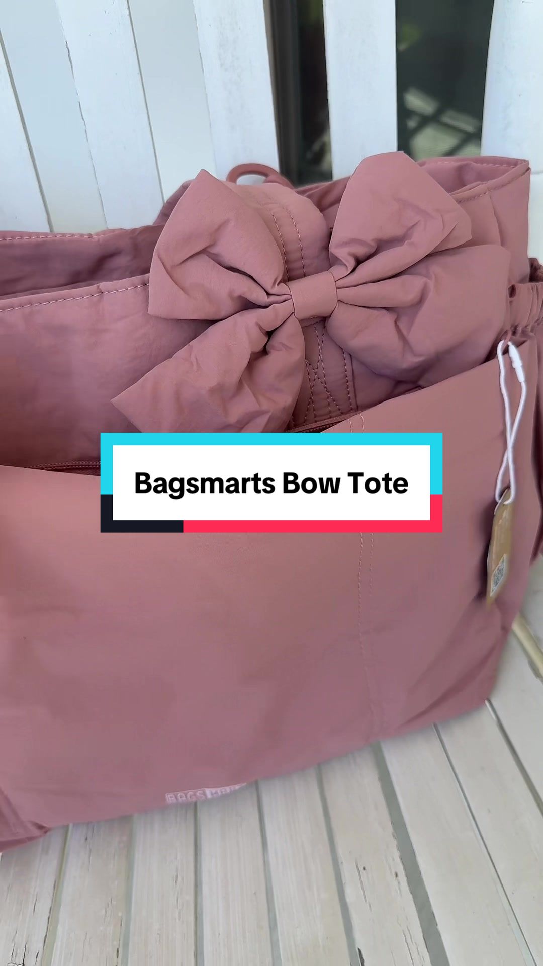 TikTok post by @livingthebreezylife for Bagsmart. Caption reads: [...] bag has new colors in stock! @BAGSMART has....