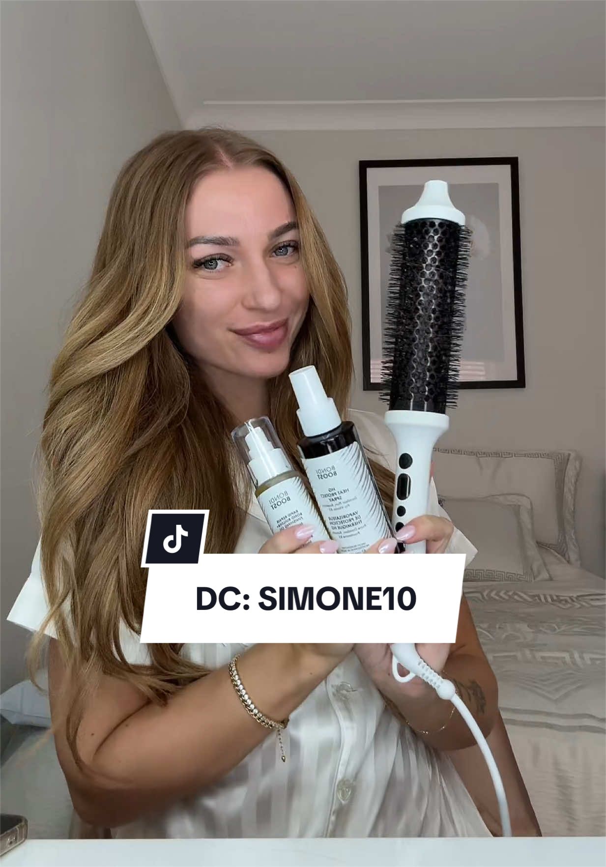 TikTok post by @simonepfitz for BondiBoost. Caption reads: The blow-wave of my dreams with @BondiBoost ♥️ dc:....