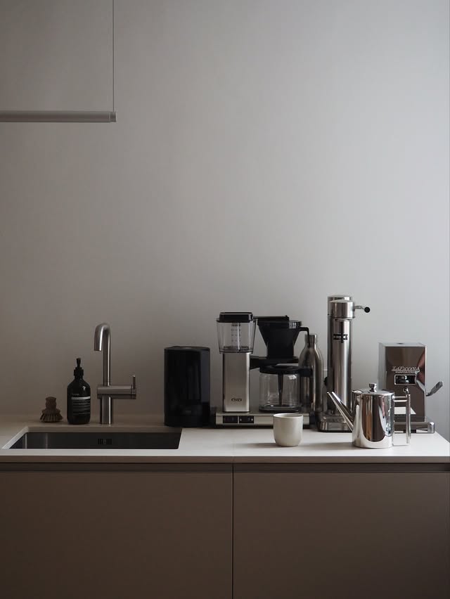 Instagram post by @hettie.bo for aarke. Caption reads: tea all day 

advertising|links

kitchenstories •....