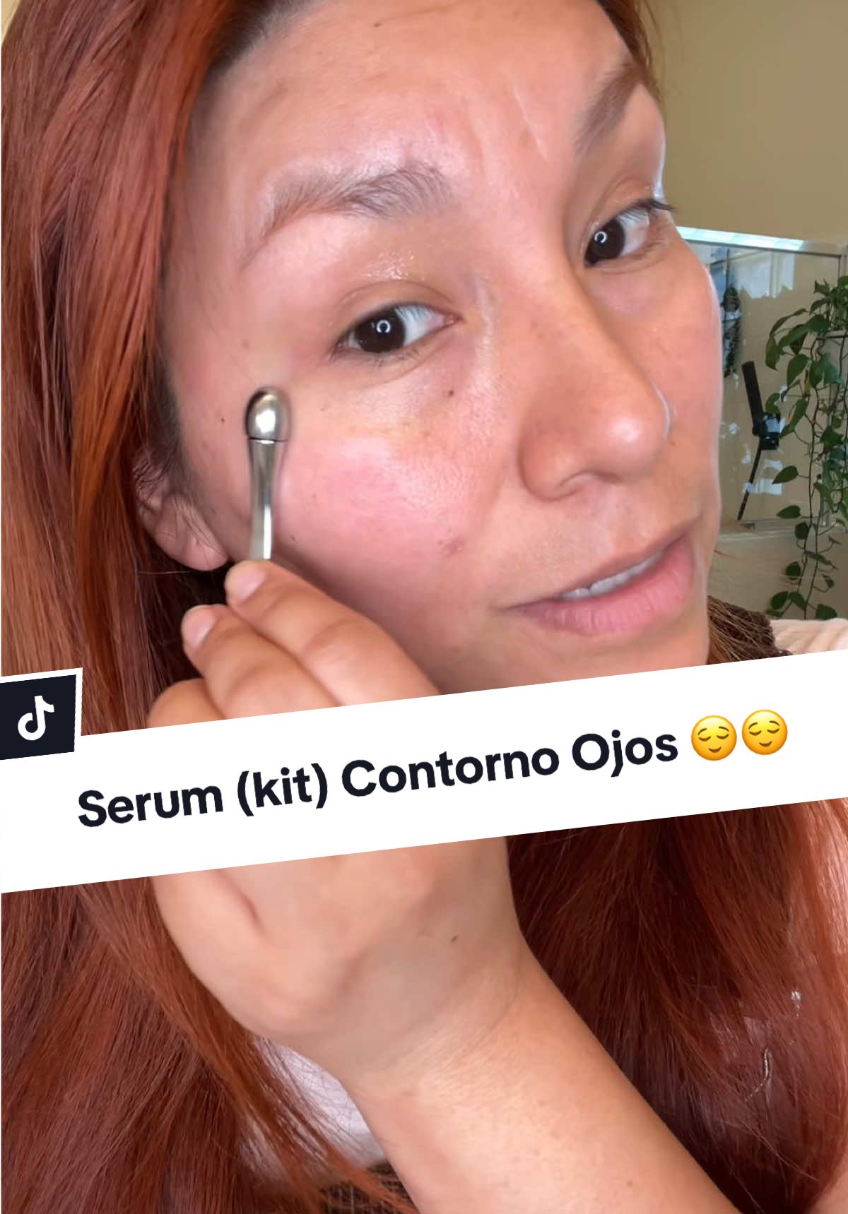TikTok post by @ines25___ for Erno Laszlo. Caption reads: [...] de contorno de ojos 😌😌 #eyeserum....